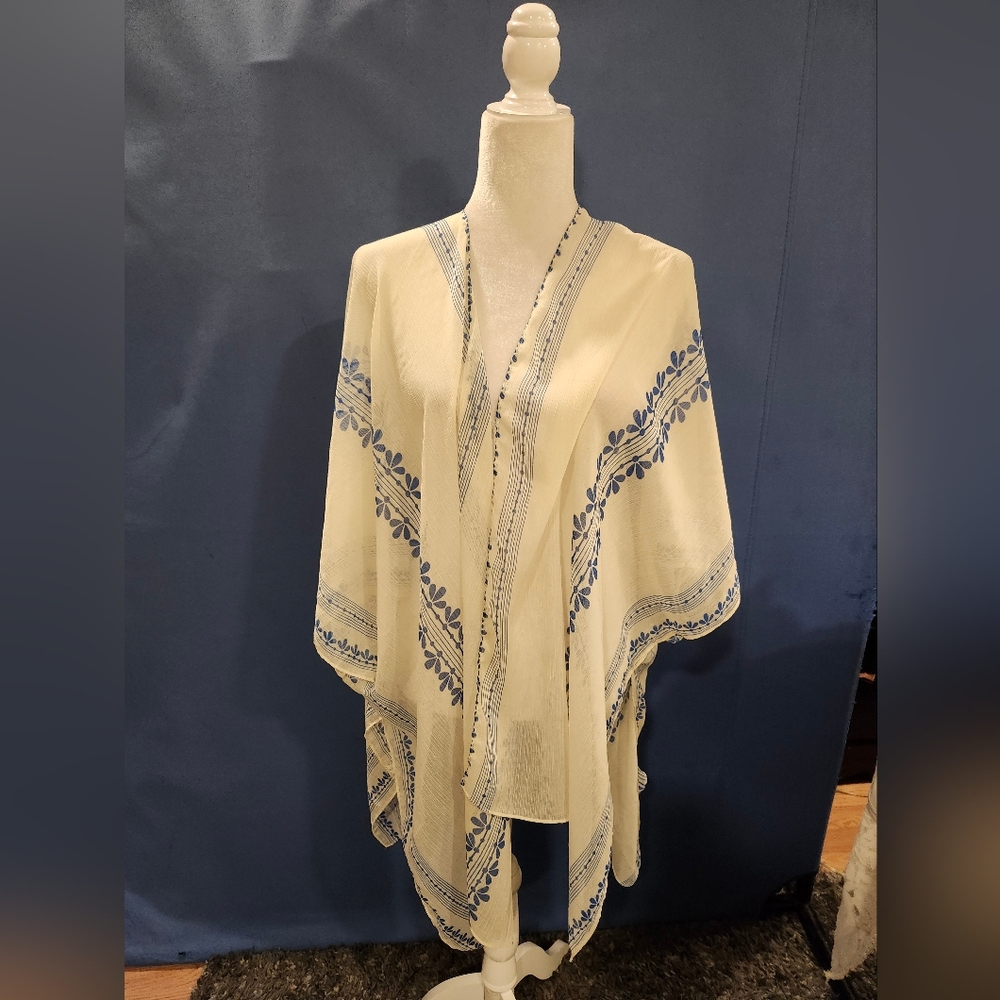 Chic Cream and Blue Kimono Wrap